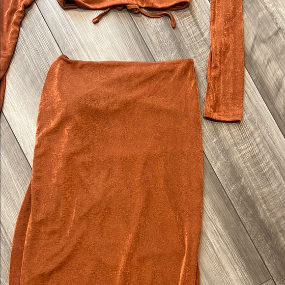 Superdown Anai Ruched Maxi Set in Rust - Picture 7 of 10